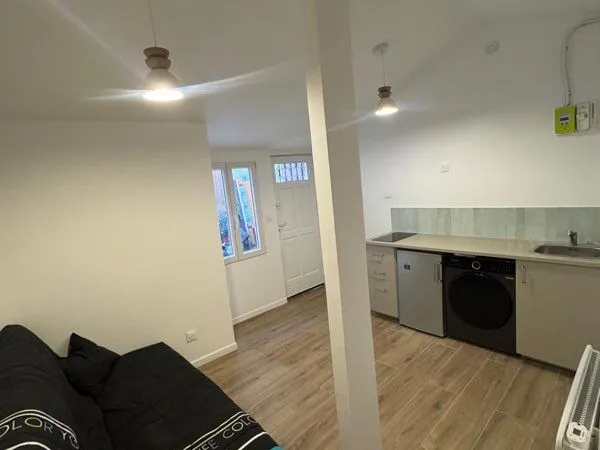 Studio meublé 16 m² - Saint-Ouen - Refait à neuf