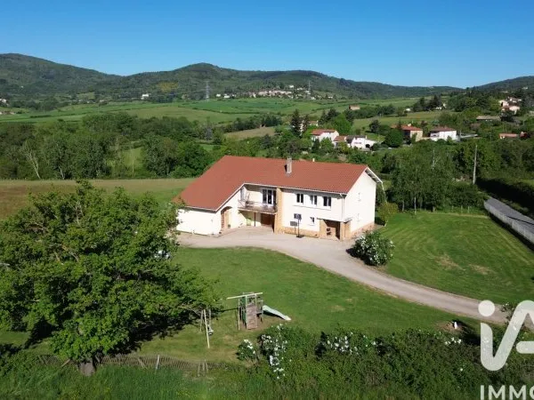 Maison 10 pièces 225 m²