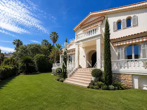 Villa 340 m²