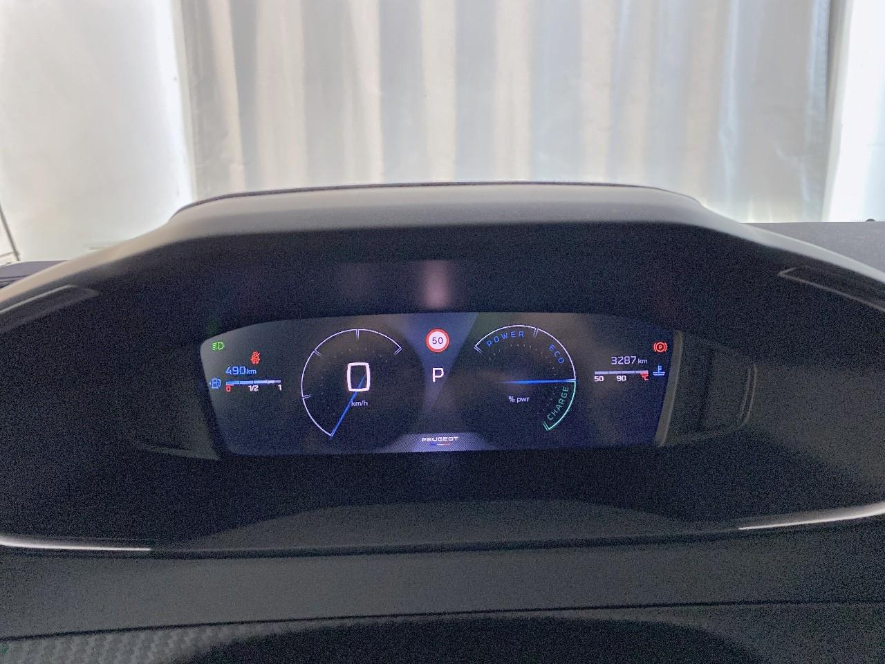 Peugeot 2008 hybrid 145 ch e-dcs6 allure — photo 13
