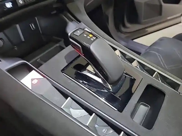 Ds Ds 7 ds7 crossback hybride e-tense 225 eat8 — photo 52