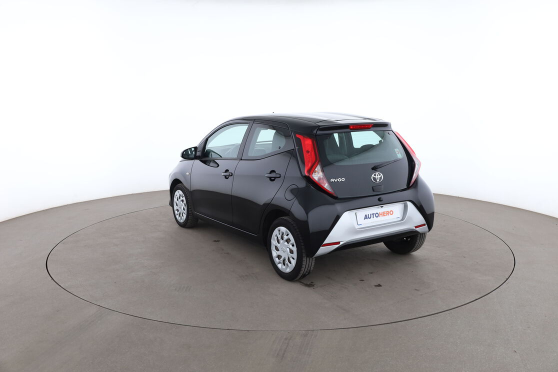 Toyota Aygo 1.0 VVT-i X-Play — photo 3