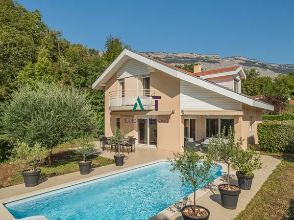 MEYLAN - MAUPERTUIS - MAISON AVEC PISCINE AU CALME
