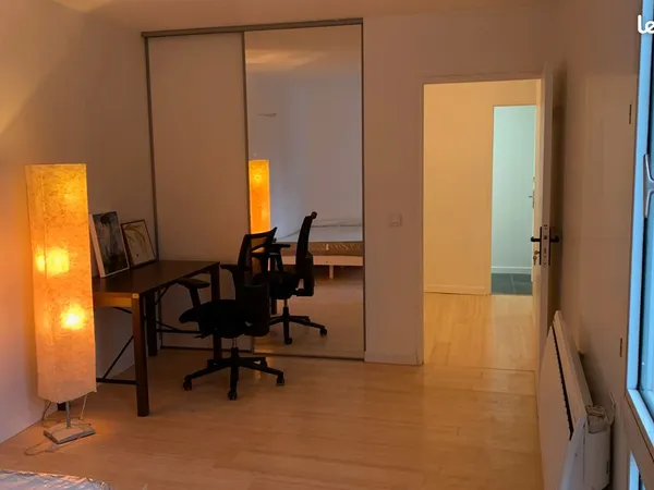 Poissy un appartement de 4 pièces meublés, 2 minutes à pied de la gare Poissy (coloc de 3 chambres)