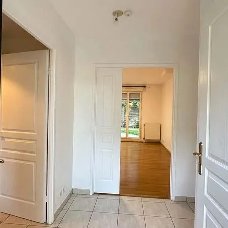 Maison 10' à pied de la gare à VENDRE