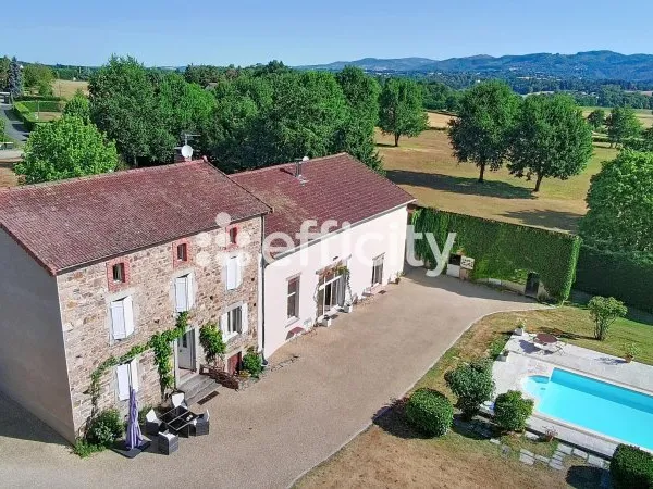 Maison 10 pièces 380 m²