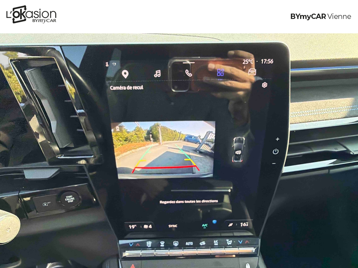 Renault Austral mild hybrid 160 auto — photo 17