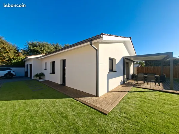 Maison contemporaine - 106 m² - 4 chambres - Piscine - Prestations haut de gamme