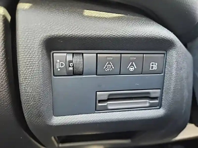 Citroën C5 Aircross hybride rechargeable 225 e-eat8 — photo 20