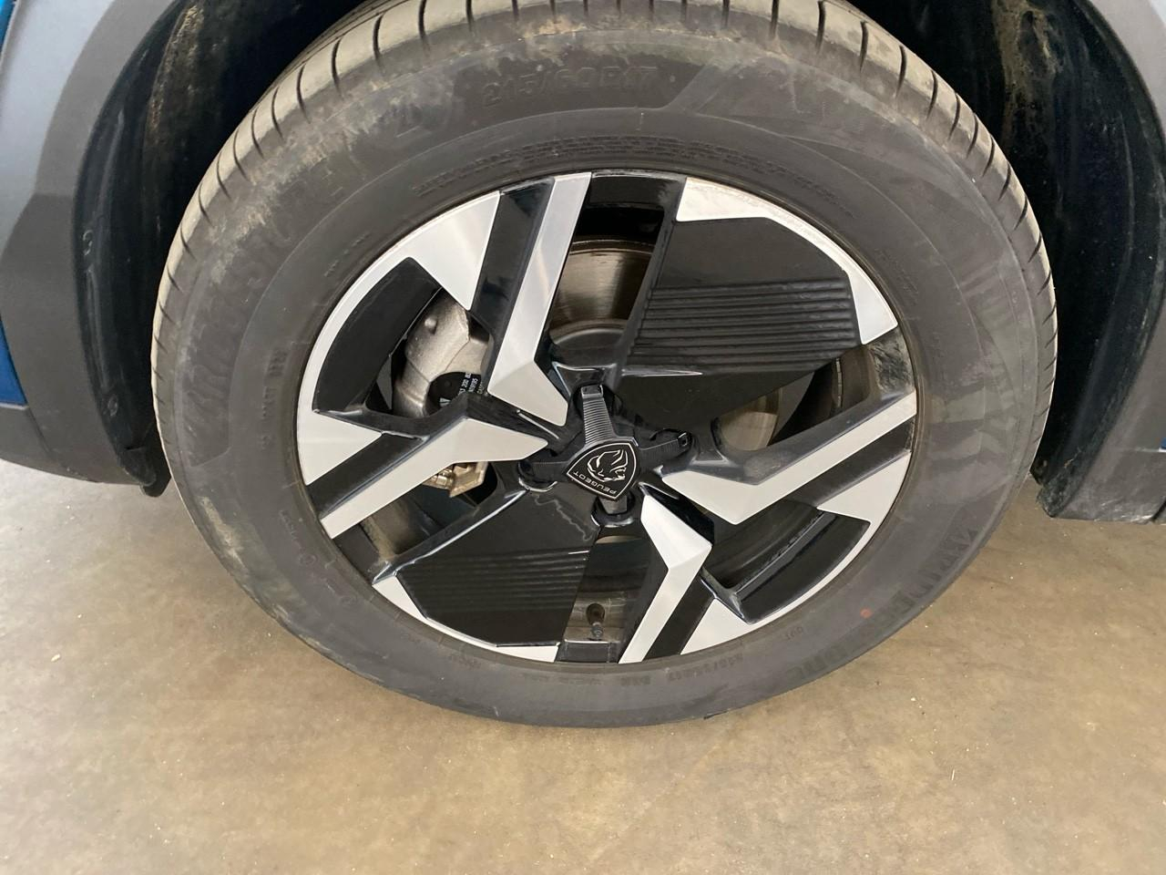 Peugeot 2008 hybrid 145 ch e-dcs6 allure — photo 11