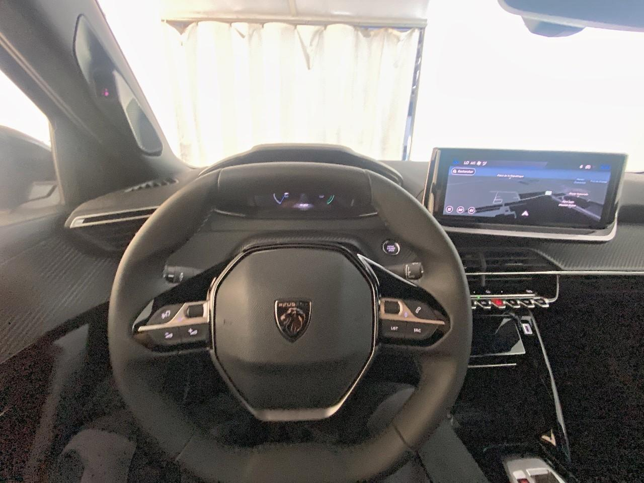 Peugeot 2008 hybrid 145 ch e-dcs6 allure — photo 12