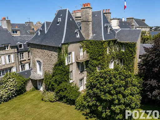 Maison 14 pièces 370 m²
