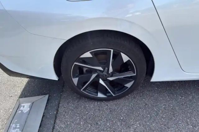Peugeot 308 sw puretech 130ch s&amp;s bvm6 — photo 15