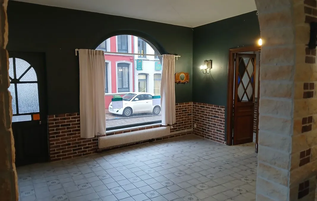 Photo 1