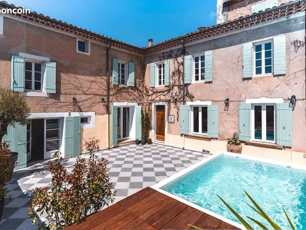 Maison de village 8 pièces 242 m²