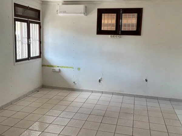 Grand bureau 25 m² - Cayenne
