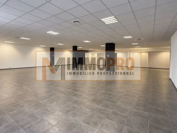 Local 318 m² Biot