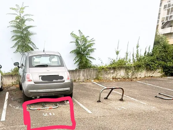 Place parking privative avec arceau -hypercentre Saint-Louis / 15 min Suisse Switzerland Germany