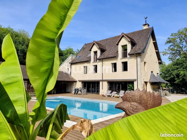 Propriété 7 pièces 342 m²