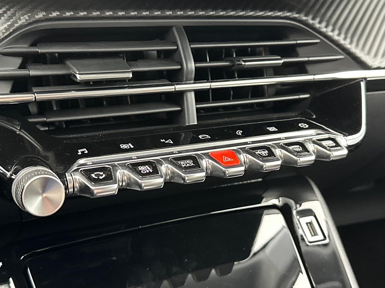 Peugeot 2008 puretech 130 s&s eat8 allure pack — photo 27