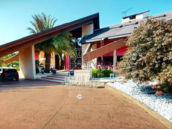 Villa 8 pièces 413 m²