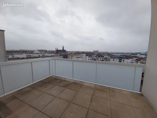 T4 - terasse avec vue sur la cathedrale - proche du centre ville
