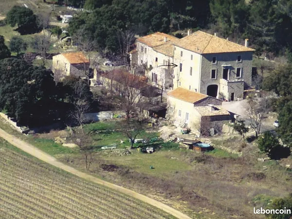 Studio entièrement rénové au calme - Mas ancien au pied du Pic Saint-Loup