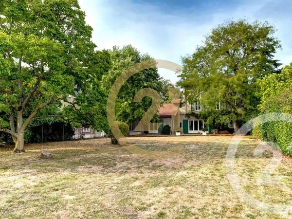 Maison 9 pièces 268 m²