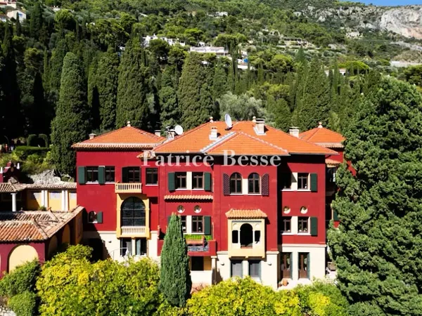 Maison 31 pièces 746 m²