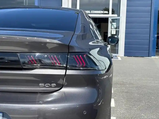 Peugeot 508 hybrid 225 e-eat8 — photo 17
