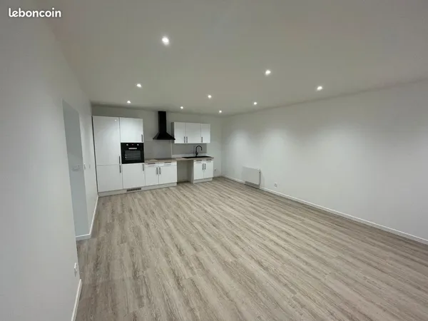 T3 rénové à louer Barsac 800 euros