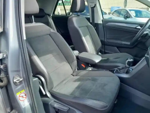 Volkswagen T-Roc 1.5 tsi evo 150ch style dsg7 — photo 12
