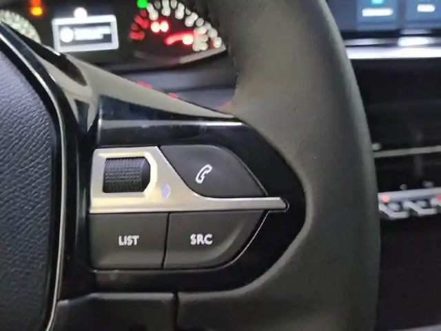 Peugeot 208 puretech 75 s&amp;s bvm5 — photo 2