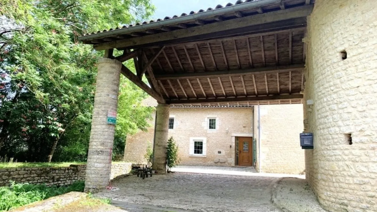Photo 8