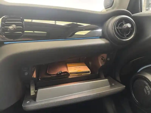 Mini Mini hatch 3 portes cooper se 184 ch — photo 21