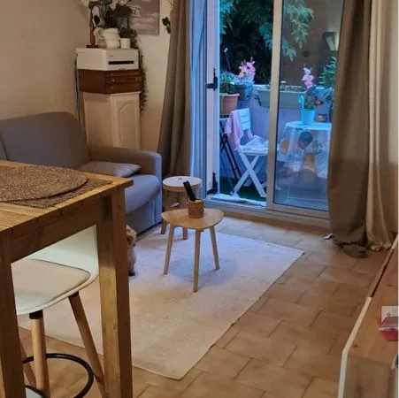 Studio meublé 19 m² avec terrasse, parking et cave - grasse