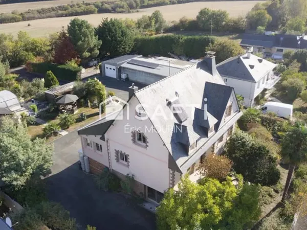 Maison 10 pièces 265 m²