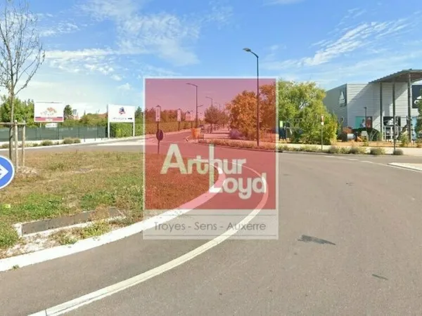Local commercial 709 m²