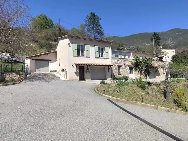 Maison 6 Pièces 140 m² - Terrain 2008 m²