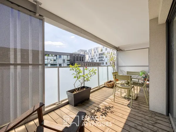 Contemporain avec grand balcon et garage