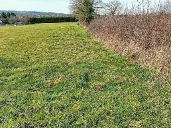Terrain 882 m²