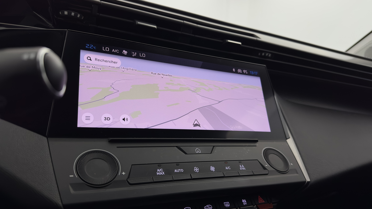 Peugeot 308 SW PHEV 180 e-EAT8 — photo 22