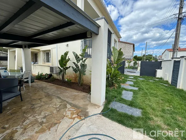 Maison 6 pièces 161 m²