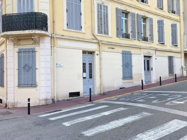 BUREAUX CENTRE CANNES