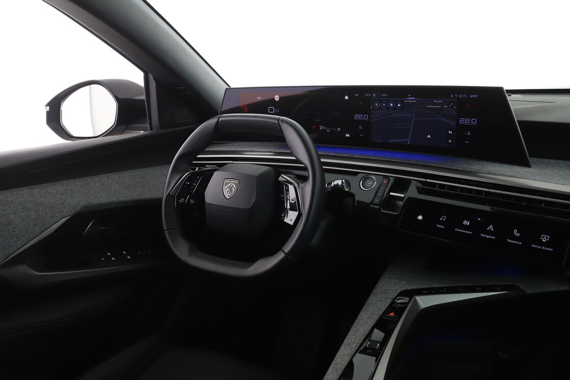 Peugeot 3008 1.2 Hybrid Allure e-DCS6 — photo 12