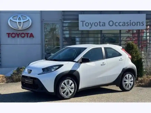Toyota Aygo 1.0 vvt-i 72 dynamic cvt — photo 1