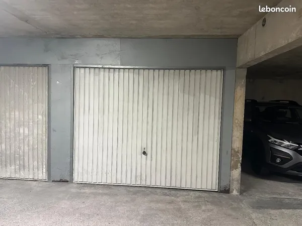 Box - Parking fermé - Résidence sécurisée - Infrastructure véhicules électriques
