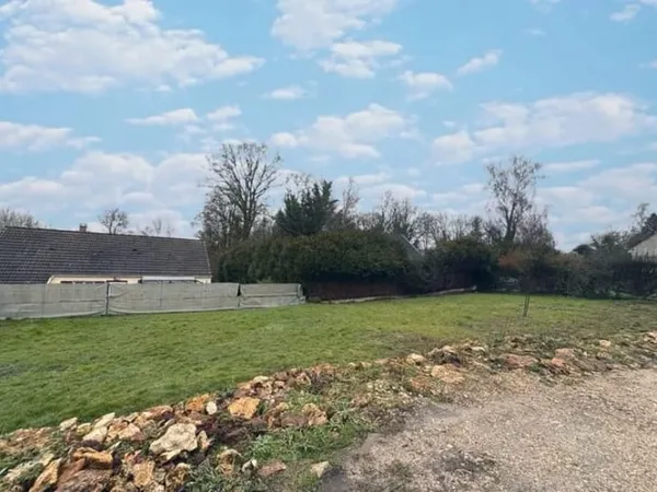 Terrain 592 m²