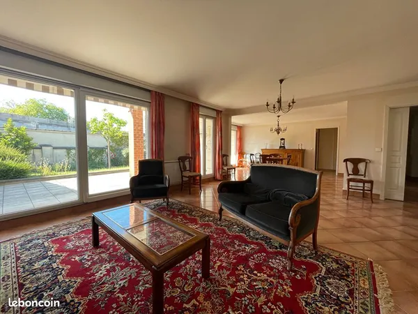 Appartement 7 pièces 142 m²