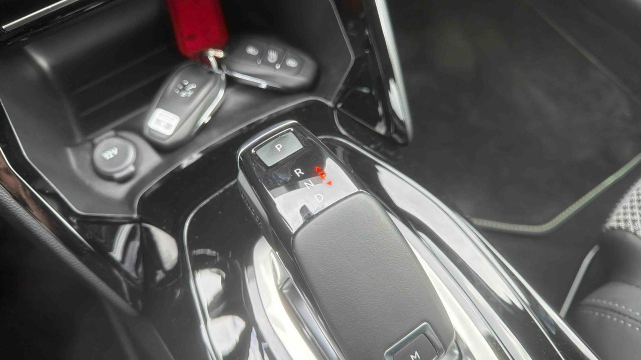 Peugeot 208 PureTech 100 S&amp;S EAT8 — photo 19